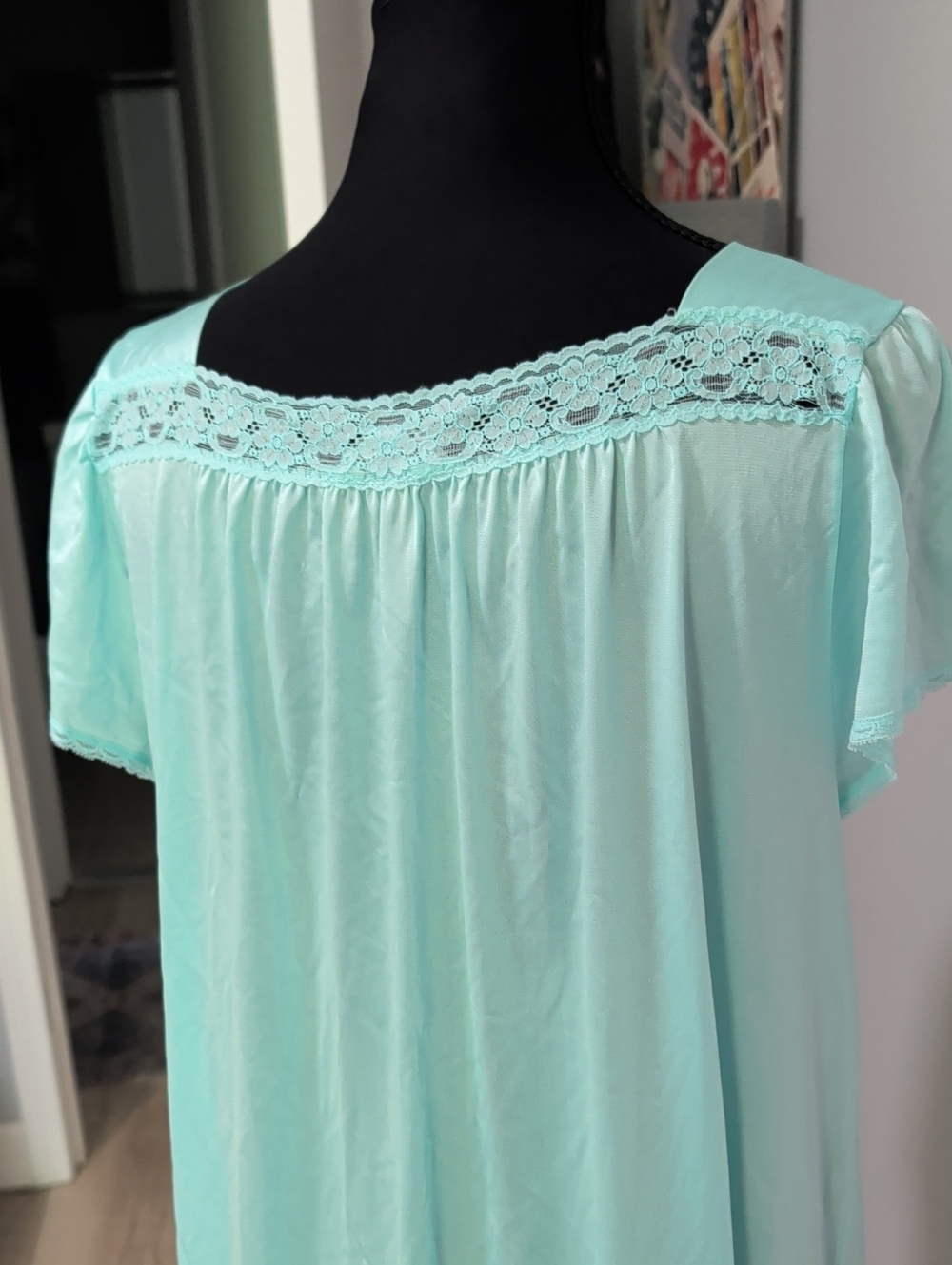 Vintage Women's Satin Nightgown - Picture 6 of 7
